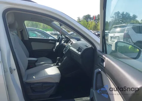 2018 Volkswagen Tiguan 2.0T Se/2.0T Sel z USA, uszkodzony, nr VIN 3VV3B7AX5JM070900